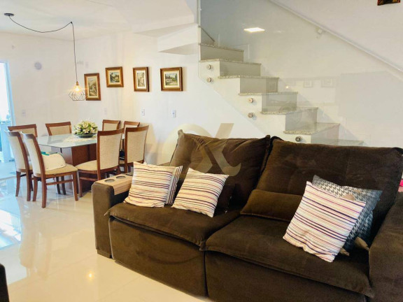 Imagem Casa com 3 Quartos à Venda, 141 m² em Floresta - Joinville