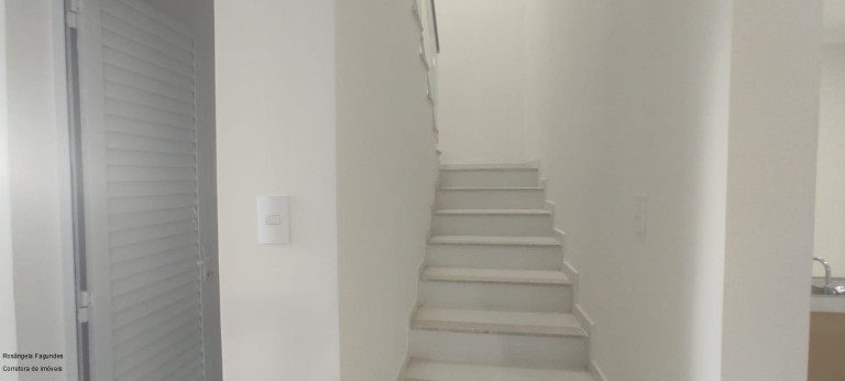 Imagem Sobrado com 4 Quartos à Venda, 215 m² em Residencial Morumbí - Poços De Caldas Imagem Sobrado com 4 Quartos à Venda, 215 m² em Residencial Morumbí - Poços De Caldas