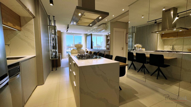 Imagem Apartamento com 2 Quartos à Venda, 132 m² em Centro - Florianópolis Imagem Apartamento com 2 Quartos à Venda, 132 m² em Centro - Florianópolis