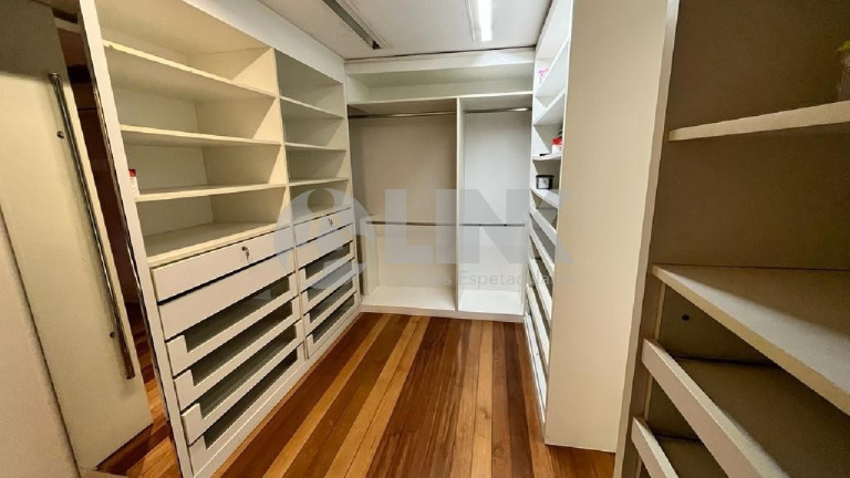 Imagem Apartamento com 3 Quartos à Venda, 325 m² em Moinhos De Vento - Porto Alegre