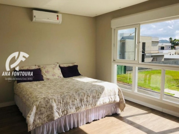 Imagem Casa com 4 Quartos à Venda, 286 m² em Santa Regina - Camboriú