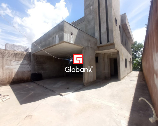 Imagem Sobrado com 4 Quartos à Venda, 216 m² em Todos Os Santos - Montes Claros Imagem Sobrado com 4 Quartos à Venda, 216 m² em Todos Os Santos - Montes Claros