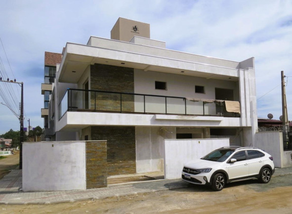 Imagem Sobrado com 3 Quartos à Venda, 77 m² em Itacolomi - Balneário Piçarras Imagem Sobrado com 3 Quartos à Venda, 77 m² em Itacolomi - Balneário Piçarras