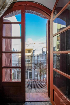 Imagem Casa com 5 Quartos à Venda, 220 m² em Centro Histórico - Porto Alegre Imagem Casa com 5 Quartos à Venda, 220 m² em Centro Histórico - Porto Alegre