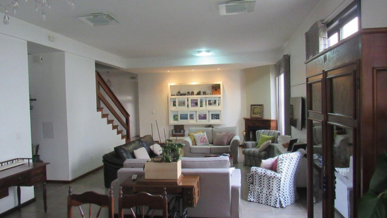 Imagem Casa com 4 Quartos à Venda, 342 m² em Centro - Concórdia Imagem Casa com 4 Quartos à Venda, 342 m² em Centro - Concórdia