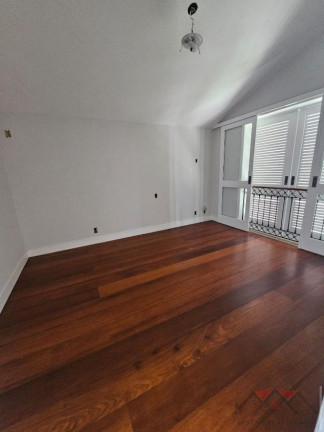 Imagem Sobrado com 4 Quartos à Venda, 411 m² em Glória - Joinville