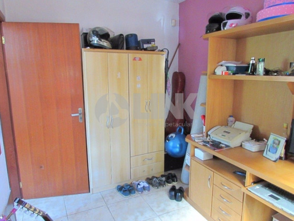 Imagem Casa com 4 Quartos à Venda, 200 m² em Jardim Carvalho - Porto Alegre Imagem Casa com 4 Quartos à Venda, 200 m² em Jardim Carvalho - Porto Alegre