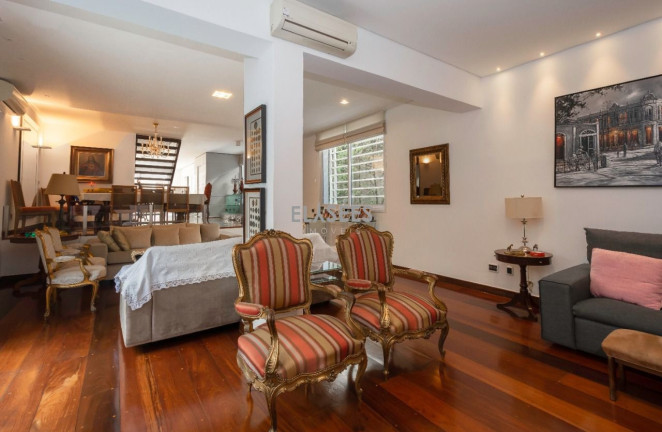 Imagem Sobrado com 3 Quartos à Venda, 300 m² em Jardim Europa - São Paulo Imagem Sobrado com 3 Quartos à Venda, 300 m² em Jardim Europa - São Paulo