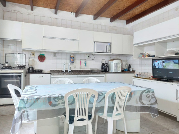 Imagem Casa com 3 Quartos à Venda, 240 m² Imagem Casa com 3 Quartos à Venda, 240 m²