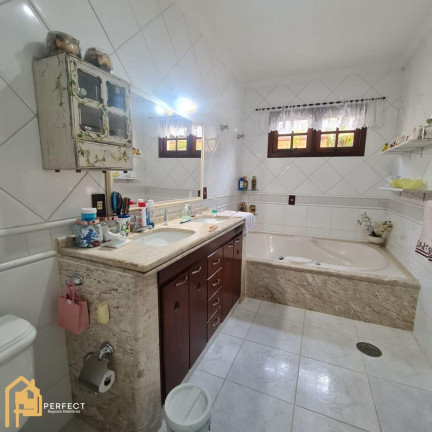 Imagem Casa com 5 Quartos à Venda, 300 m² em Independência - Taubaté Imagem Casa com 5 Quartos à Venda, 300 m² em Independência - Taubaté