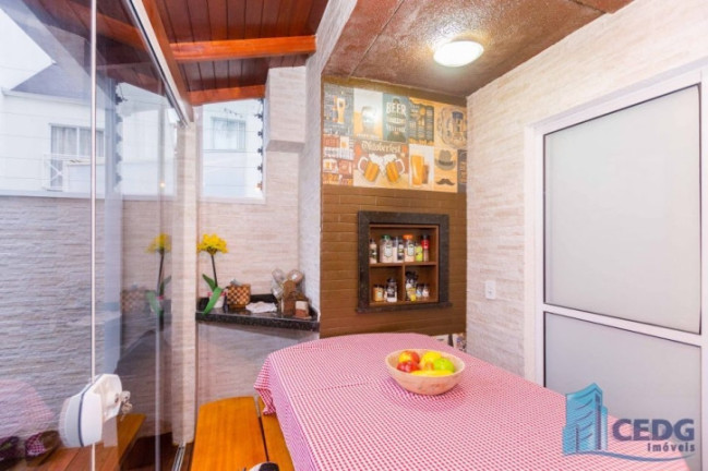 Imagem Sobrado com 3 Quartos à Venda, 180 m² em Boqueirão - Curitiba Imagem Sobrado com 3 Quartos à Venda, 180 m² em Boqueirão - Curitiba