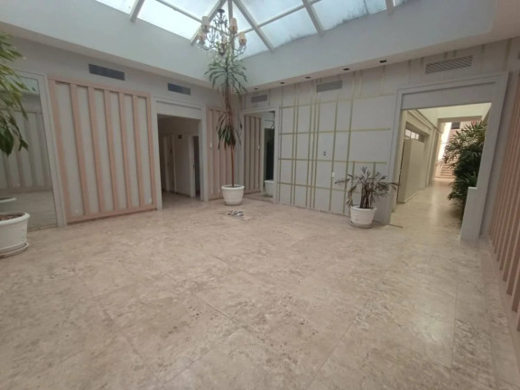 Sobrado à Venda, 1.025 m²