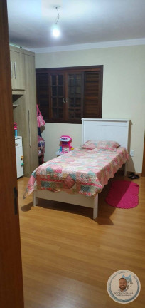 Imagem Casa com 3 Quartos à Venda, 225 m² em Jardim Portugal - São José Dos Campos