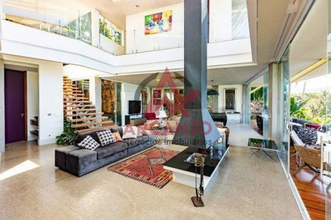 Imagem Casa com 6 Quartos à Venda, 1.100 m² em Praia Vermelha - Ubatuba Imagem Casa com 6 Quartos à Venda, 1.100 m² em Praia Vermelha - Ubatuba