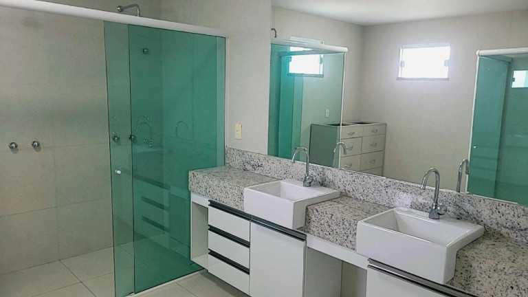 Imagem Casa com 4 Quartos à Venda, 366 m² em Eusébio - Eusébio Imagem Casa com 4 Quartos à Venda, 366 m² em Eusébio - Eusébio