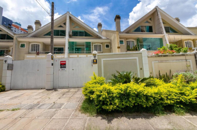 Casa com 3 Quartos à Venda, 233 m² em Cristo Rei - Curitiba