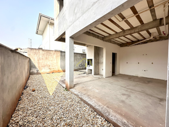 Imagem Casa com 3 Quartos à Venda, 183 m² em Glória - Joinville Imagem Casa com 3 Quartos à Venda, 183 m² em Glória - Joinville