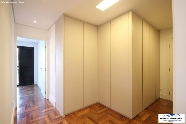 Imagem Imóvel com 3 Quartos à Venda, 314 m² em Moema - São Paulo Imagem Imóvel com 3 Quartos à Venda, 314 m² em Moema - São Paulo