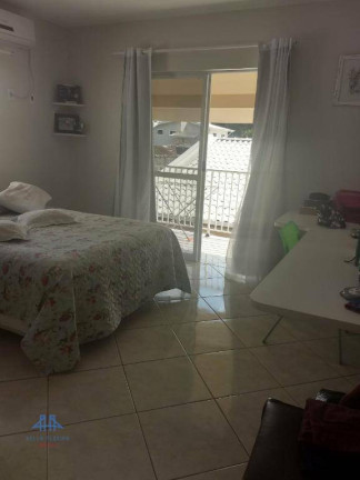 Imagem Casa com 3 Quartos à Venda, 250 m² em Carianos - Florianópolis Imagem Casa com 3 Quartos à Venda, 250 m² em Carianos - Florianópolis