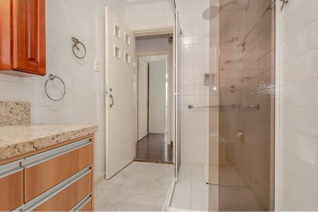 Imagem Imóvel com 3 Quartos à Venda, 128 m² em Auxiliadora - Porto Alegre Imagem Imóvel com 3 Quartos à Venda, 128 m² em Auxiliadora - Porto Alegre
