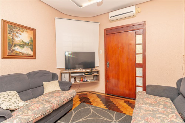 Imagem Casa com 3 Quartos à Venda, em Azenha - Porto Alegre Imagem Casa com 3 Quartos à Venda, em Azenha - Porto Alegre