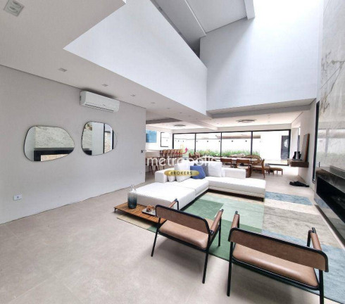 Sobrado com 4 Quartos à Venda, 700 m² em Cerâmica - São Caetano Do Sul
