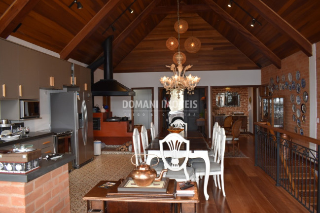 Imagem Casa com 4 Quartos à Venda, 420 m² em Região De Descansópolis - Campos Do Jordão