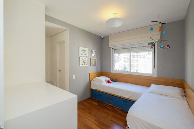 Imagem Apartamento com 3 Quartos à Venda, 185 m² em Itaim Bibi - São Paulo
