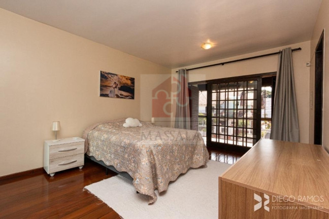 Imagem Casa com 3 Quartos à Venda, 330 m² em Ipanema - Porto Alegre Imagem Casa com 3 Quartos à Venda, 330 m² em Ipanema - Porto Alegre