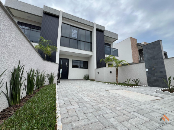 Casa com 2 Quartos à Venda, 113 m²