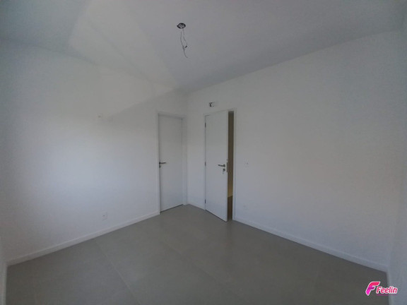 Imagem Casa com 2 Quartos à Venda, 78 m² em Morro Das Pedras - Florianópolis