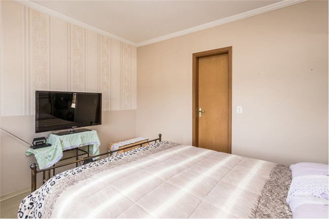 Imagem Imóvel com 3 Quartos à Venda, em Jardim Itu - Porto Alegre Imagem Imóvel com 3 Quartos à Venda, em Jardim Itu - Porto Alegre