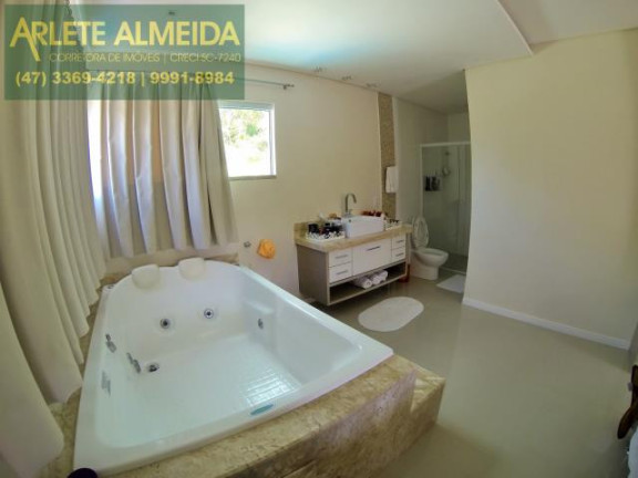 Imagem Casa com 3 Quartos à Venda, 400 m² em Centro - Porto Belo Imagem Casa com 3 Quartos à Venda, 400 m² em Centro - Porto Belo