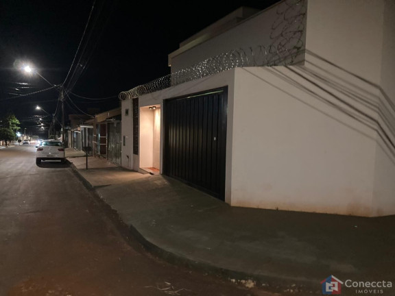Casa com 3 Quartos à Venda, 252 m² em Jardim Panorâmico - Patos De Minas