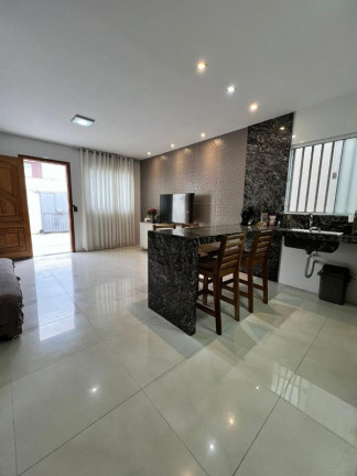Imagem Casa com 3 Quartos para Alugar ou Temporada, 90 m² em Alterosas - Serra