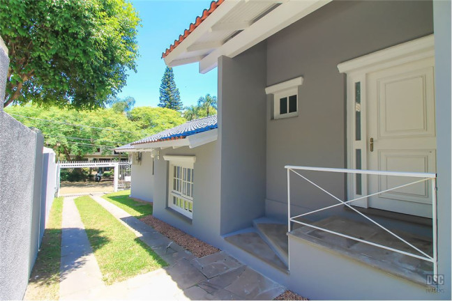 Imagem Casa com 3 Quartos à Venda, em Ipanema - Porto Alegre Imagem Casa com 3 Quartos à Venda, em Ipanema - Porto Alegre