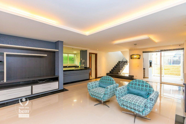 Imagem Casa com 4 Quartos à Venda, 320 m² em Santo Inácio - Curitiba