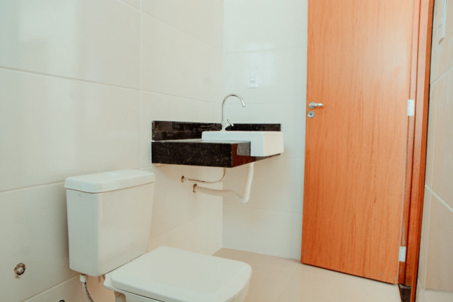 Imagem Casa com 2 Quartos à Venda, 80 m²