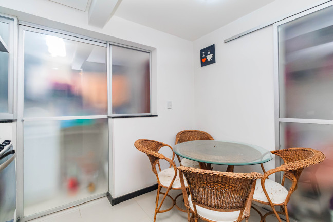 Imagem Imóvel com 2 Quartos à Venda, 81 m² em Petrópolis - Porto Alegre