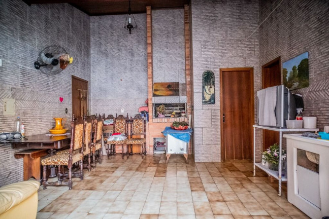 Imagem Casa com 3 Quartos à Venda, 247 m² em Jardim Planalto - Porto Alegre Imagem Casa com 3 Quartos à Venda, 247 m² em Jardim Planalto - Porto Alegre