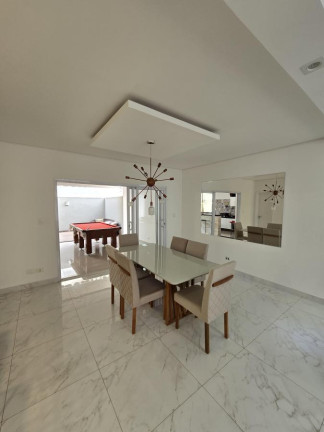 Casa de Condomínio à Venda, 260 m² em Além Ponte