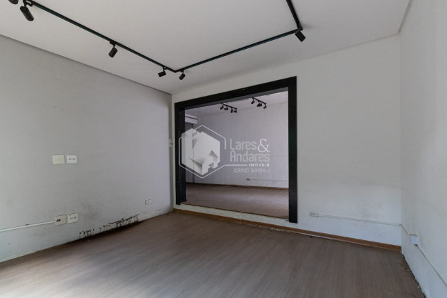 Imagem Casa com 1 Quarto à Venda, 190 m² em Vila Nova Conceição - São Paulo Imagem Casa com 1 Quarto à Venda, 190 m² em Vila Nova Conceição - São Paulo