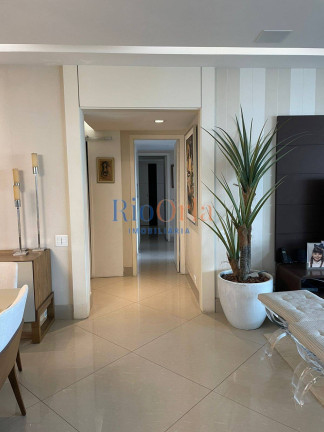 Imagem Apartamento com 3 Quartos à Venda, 220 m² em Barra Da Tijuca - Rio De Janeiro