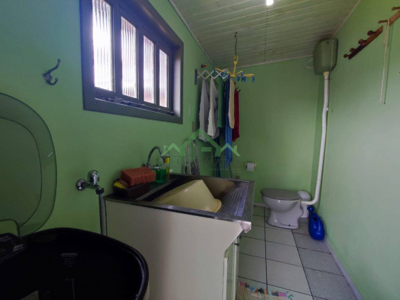 Imagem Casa com 3 Quartos à Venda, 189 m² em Centro - Balneário Barra Do Sul