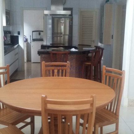 Imagem Casa com 4 Quartos à Venda, em Centro - Pirassununga Imagem Casa com 4 Quartos à Venda, em Centro - Pirassununga