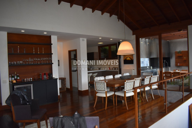 Imagem Casa com 4 Quartos à Venda, 375 m² em Região Do Vale Encantado - Campos Do Jordão Imagem Casa com 4 Quartos à Venda, 375 m² em Região Do Vale Encantado - Campos Do Jordão
