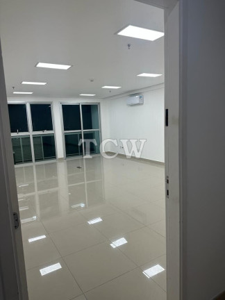 Sala Comercial à Venda, 42 m² em Aclimação - São Paulo
