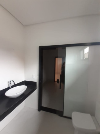 Imagem Casa com 3 Quartos à Venda, 219 m² em Portal Do Sol Green - Goiania Imagem Casa com 3 Quartos à Venda, 219 m² em Portal Do Sol Green - Goiania
