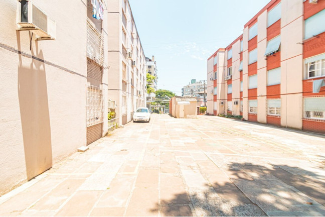 Imagem Imóvel com 2 Quartos à Venda, 48 m² em Passo Da Areia - Porto Alegre Imagem Imóvel com 2 Quartos à Venda, 48 m² em Passo Da Areia - Porto Alegre