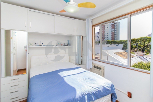 Imagem Imóvel com 1 Quarto à Venda, 85 m² em Sarandi - Porto Alegre Imagem Imóvel com 1 Quarto à Venda, 85 m² em Sarandi - Porto Alegre